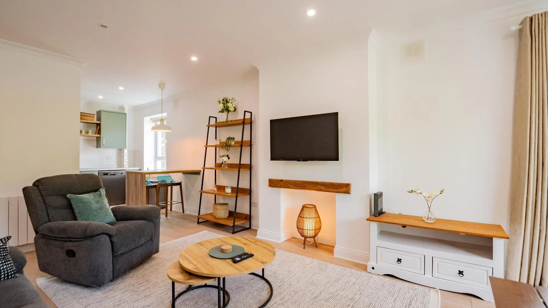 Simply Stunning 3 Bed Apartment With Free Parking Galway