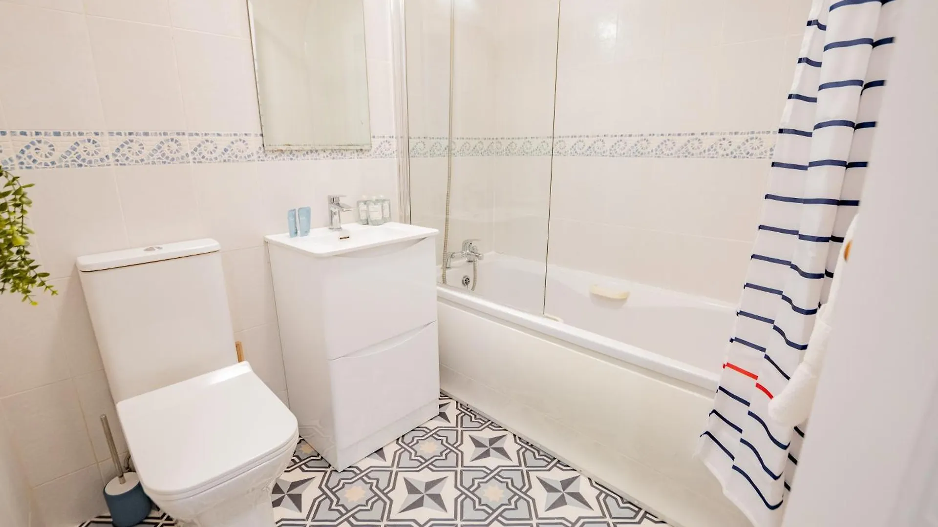 Simply Stunning 3 Bed Apartment With Free Parking Galway Ireland