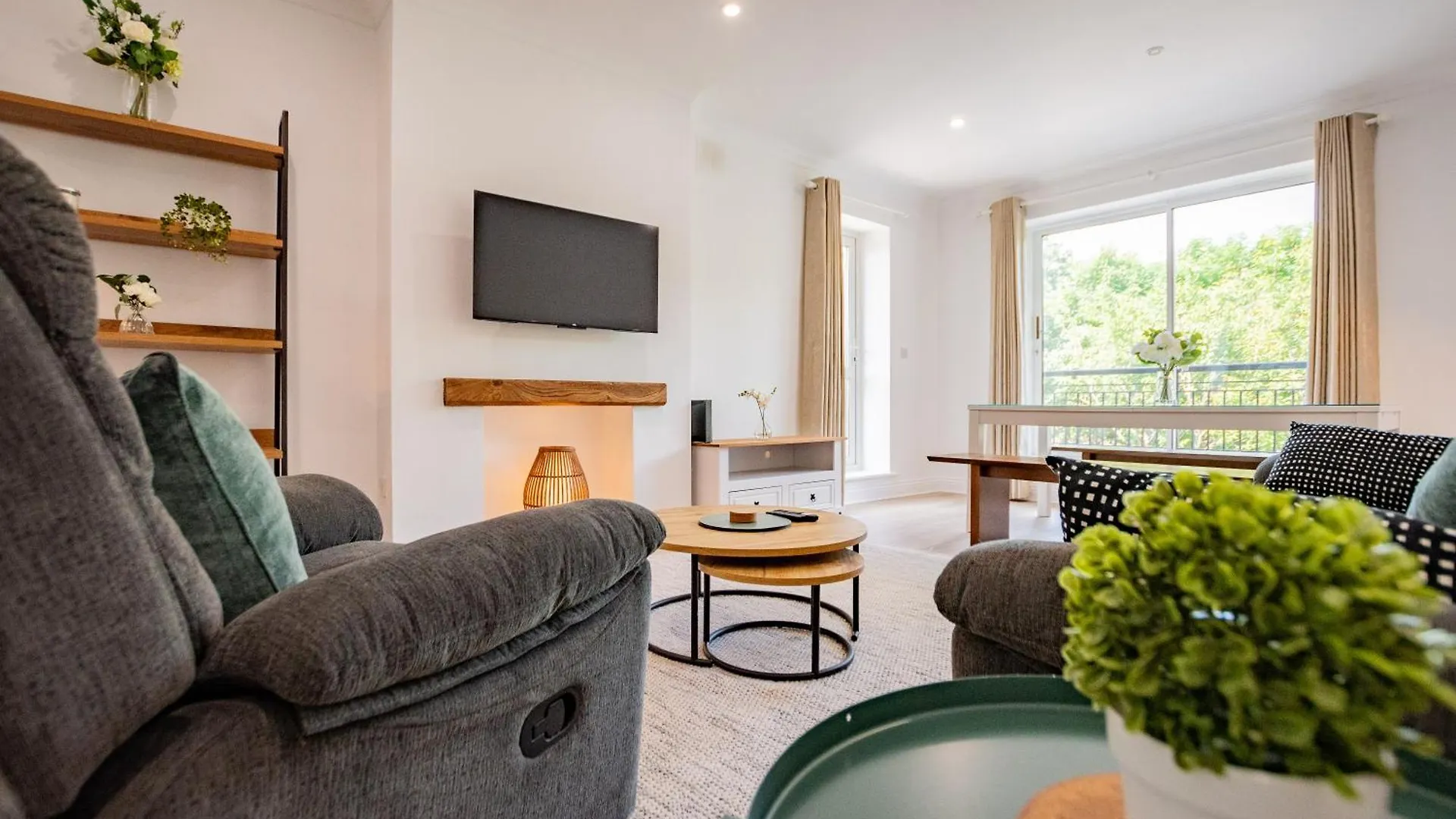 Simply Stunning 3 Bed Apartment With Free Parking Galway Ireland
