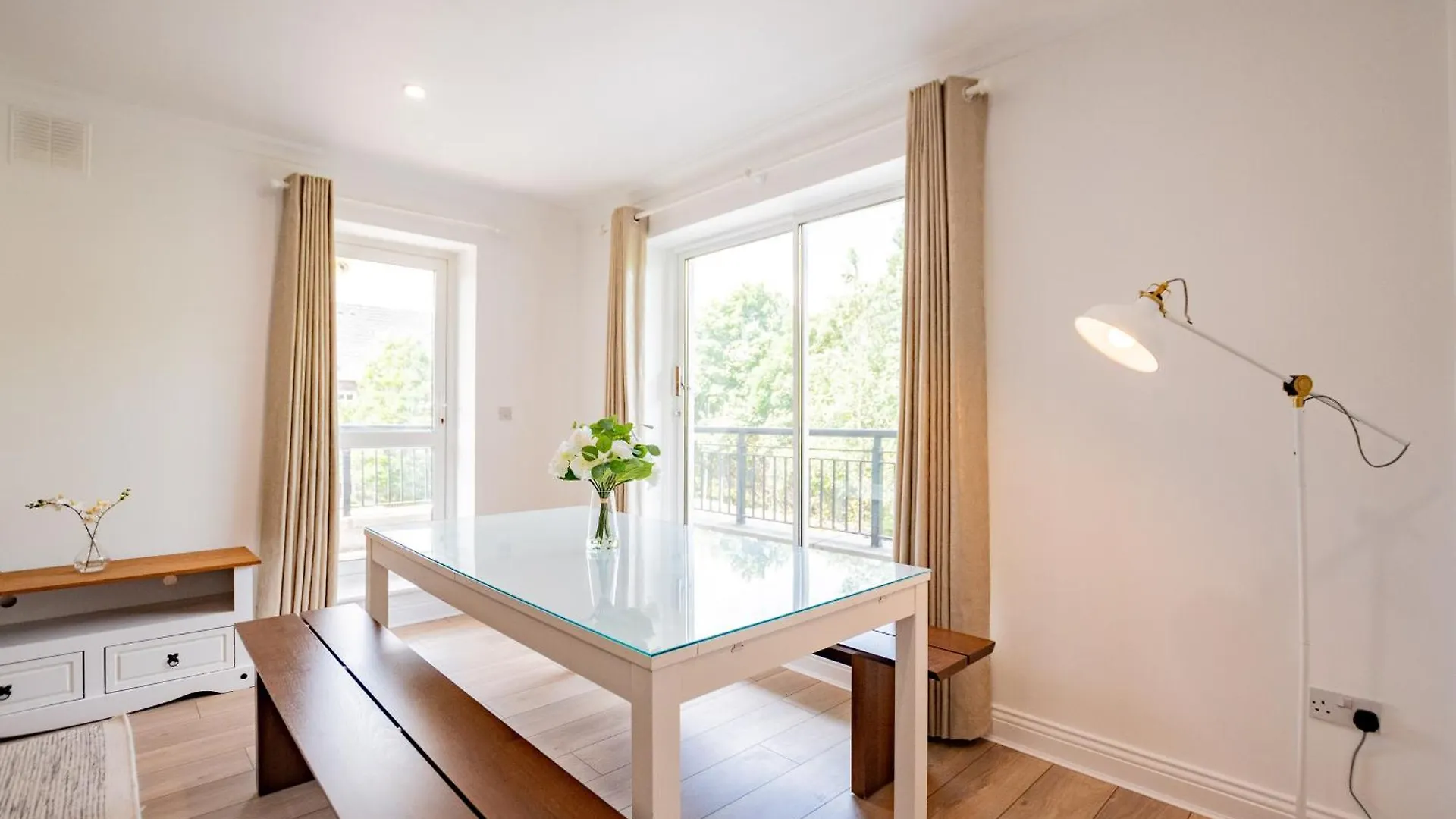 Simply Stunning 3 Bed Apartment With Free Parking Galway