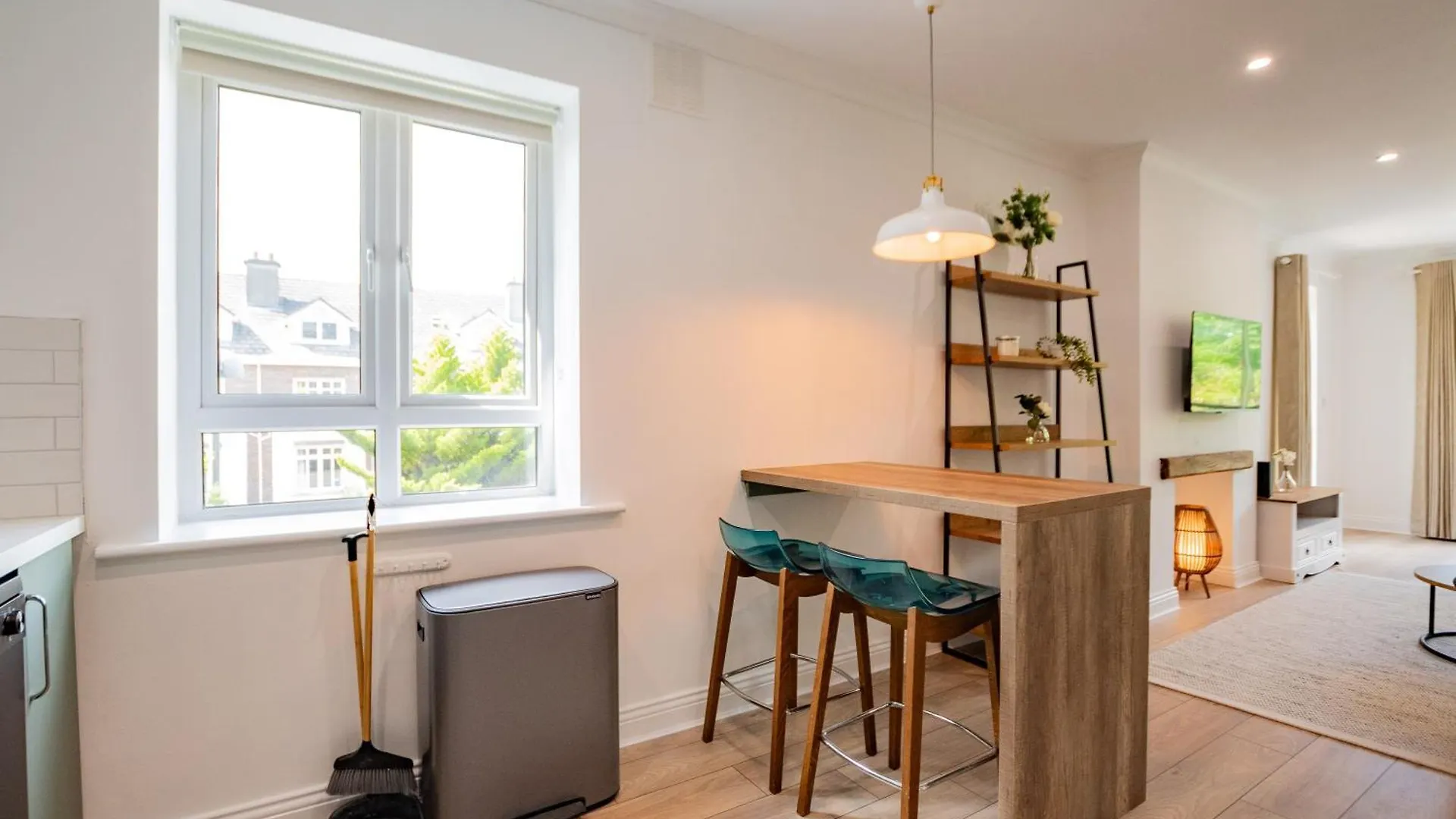 Simply Stunning 3 Bed Apartment With Free Parking Galway Irsko